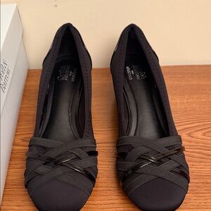 croft & barrow Ortholite Black Cross-Strap detail cute ladies shoes size 9 NWT